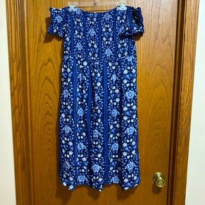 Blue floral off-the-shoulder short sleeve dress. Size XL
